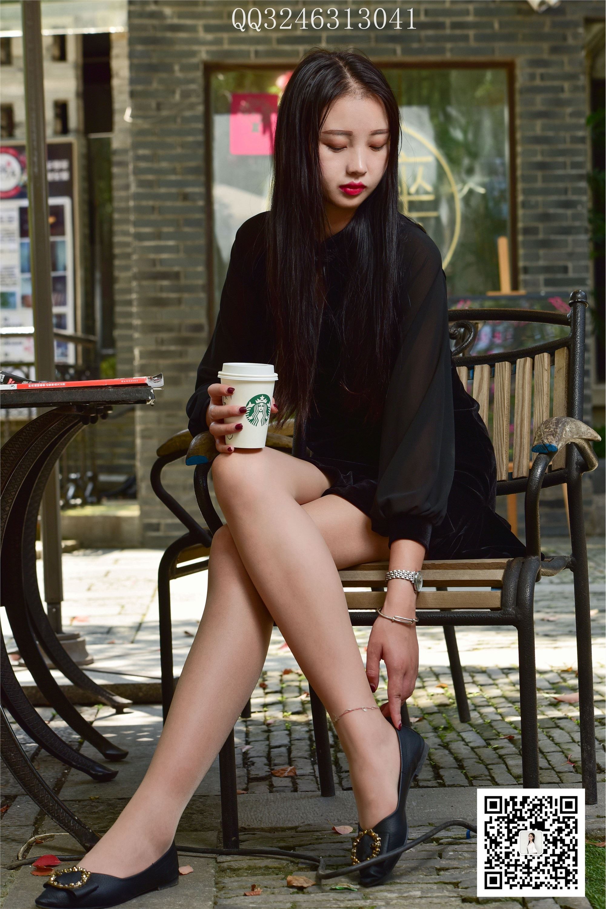 大生模拍 No.081 小梅-星巴克门口秀肉丝